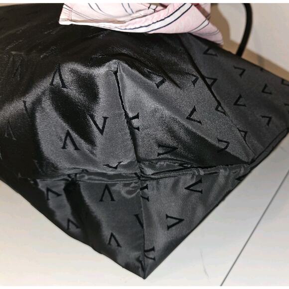 NWT! Victoria's Secret Black Zippered Tote & Pink Scarf 20x13x7 - Picture 5 of 11